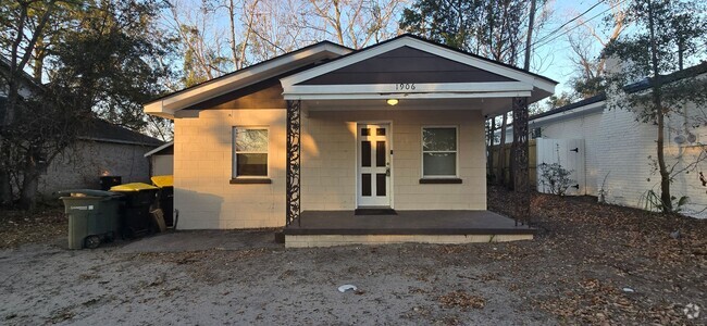 Building Photo - 2Bd/1Ba for Rent in Savannah, GA! Rental