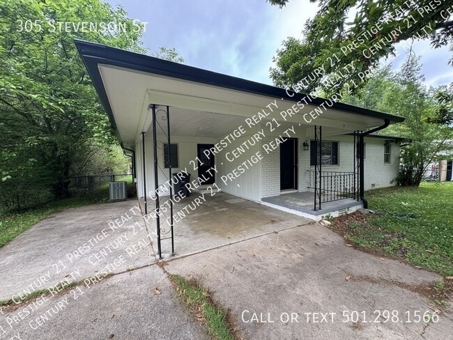 Photo - 305 Stevenson St