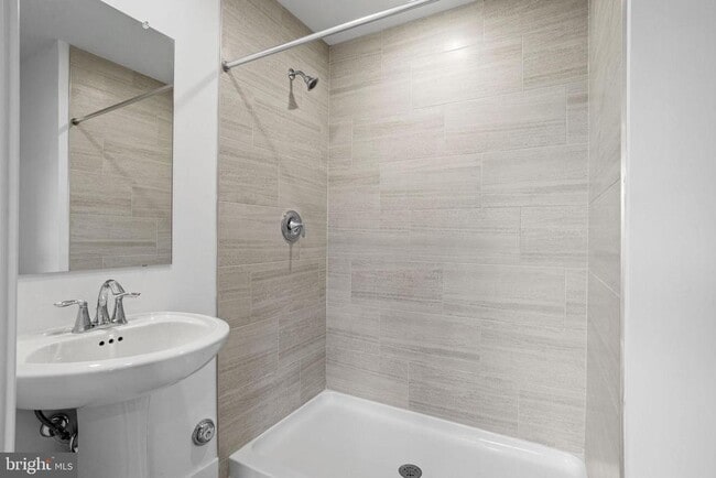 Photo - 140 ADA Hightower Ave