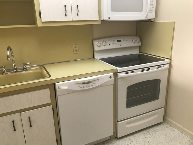 Photo - 5701 Collins Ave Unit 000