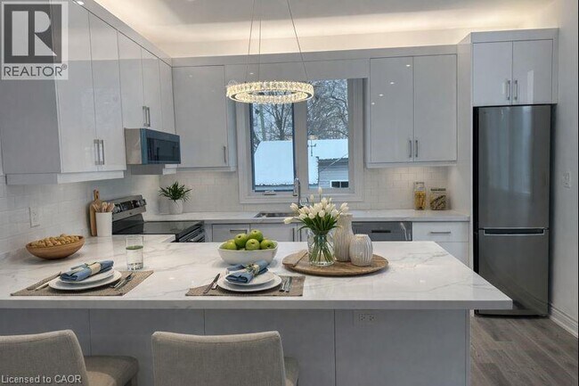 Photo - 114 Warren Ave