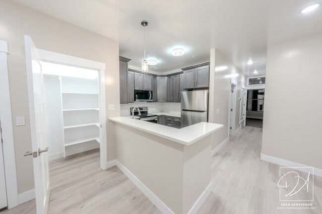 Building Photo - 67 S Main St Unit #301 Floorplan C Rental