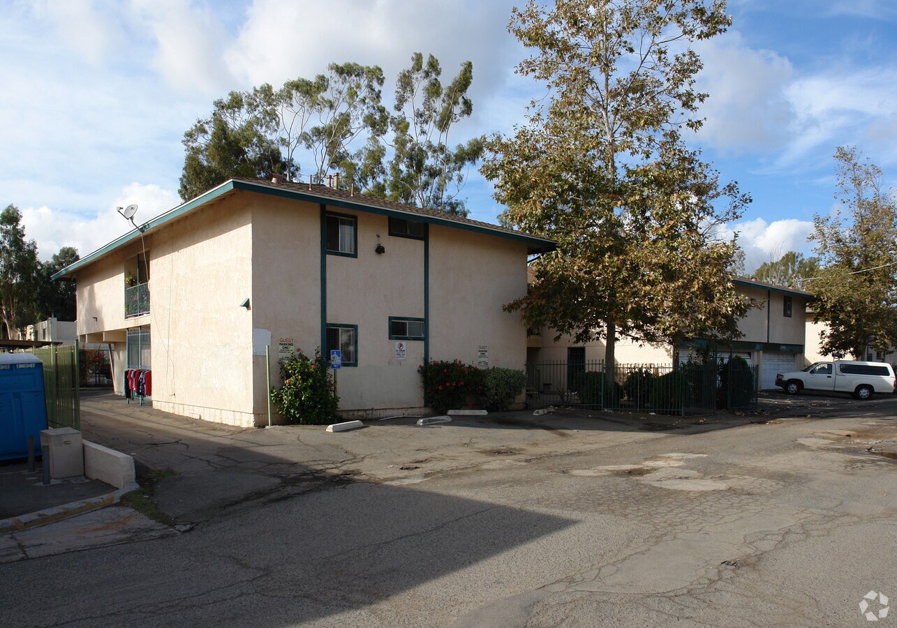 Chinaberry Apartments - Chinaberry Apartments