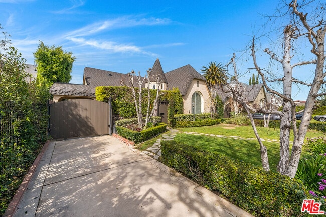 Photo - 1217 S Genesee Ave