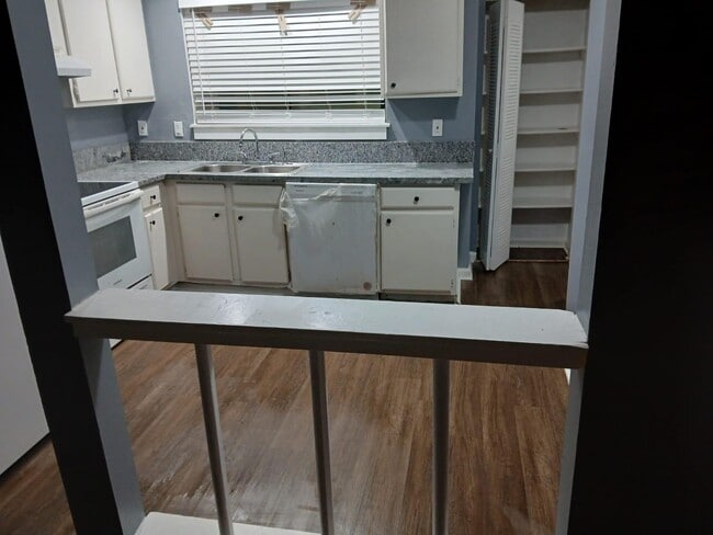 Building Photo - 3575 Oakvale Rd Rental