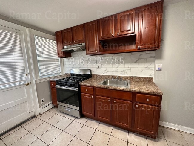 Photo - 3 Bedroom / 1 bath Row-house available NOW!!!