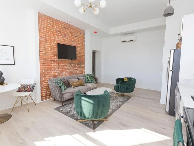 Photo - 415 St Paul St