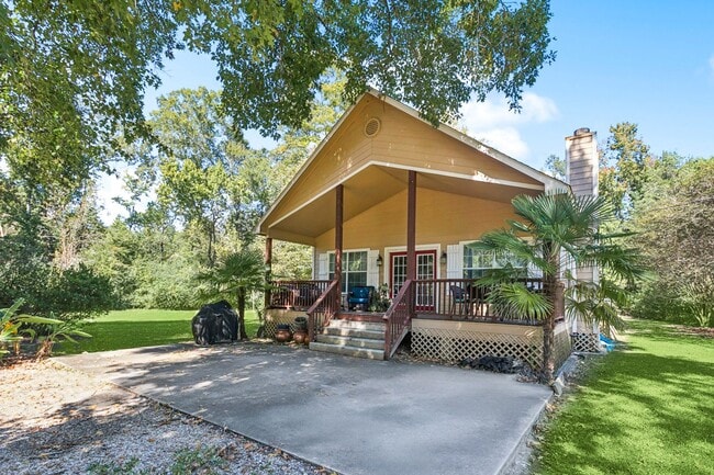 Building Photo - Elegance at it's Finest