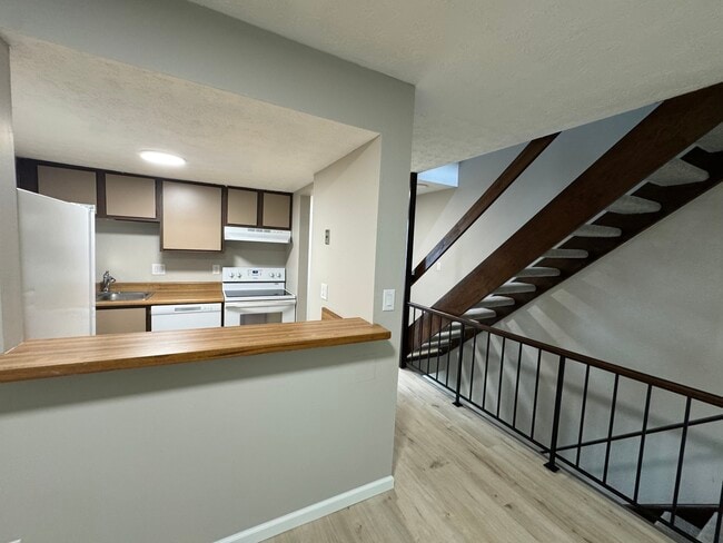 Photo - 2814 Stonehenge Dr Townhome