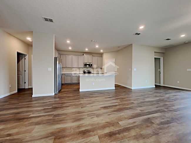 Photo - 143 Edge Park Trl