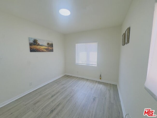 Photo - 636 W 81st St Unit 644