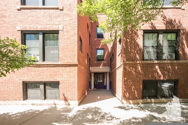Building Photo - 2612 W Gunnison St Rental