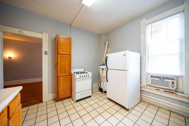 Photo - 250 1/2 W 5th Ave Unit Rear