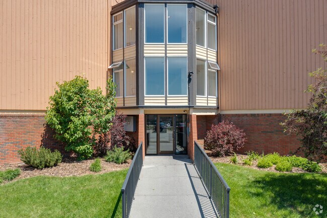 Photo - Applewood Village