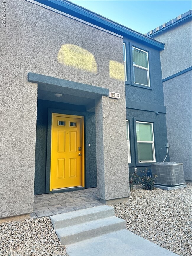 Photo - 9918 Saffron Hls St