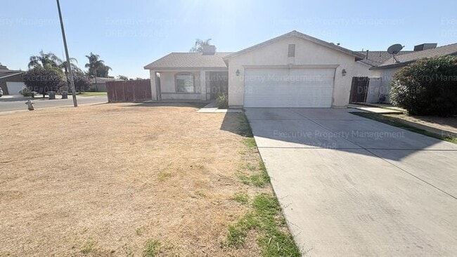 Building Photo - 4 bedroom 2 bathroom home located near S. H St/ Berkshire Rd