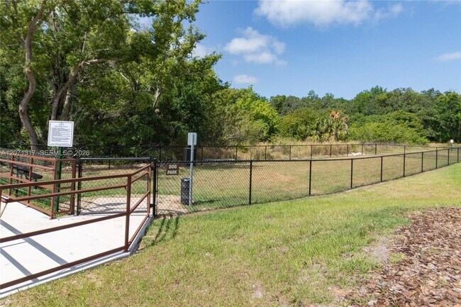 Photo - 8247 Tanager Sq Unidad 301