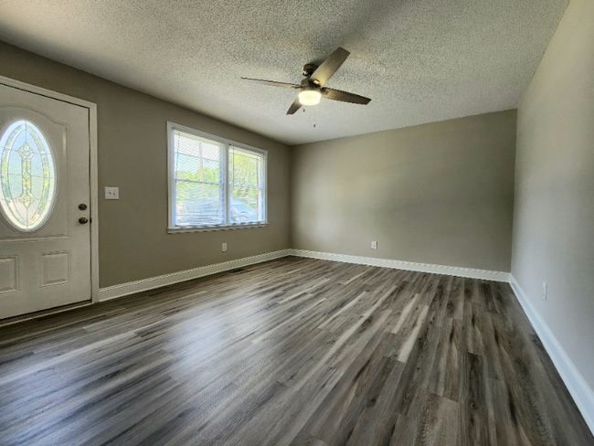Photo - 445 Summerland Dr