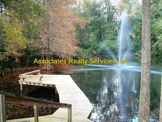 Building Photo - Beautiful Boardwalk - Location, Location, Location!