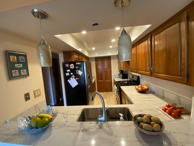 Photo - 6 month Furnished rental Bankers Hill, Vie...