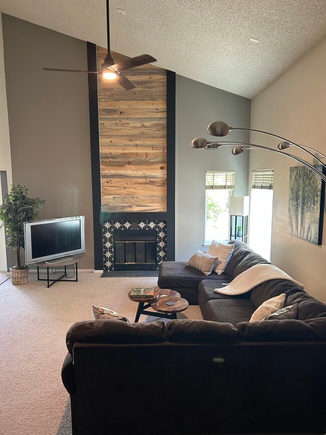 Building Photo - 1816 18th Ave