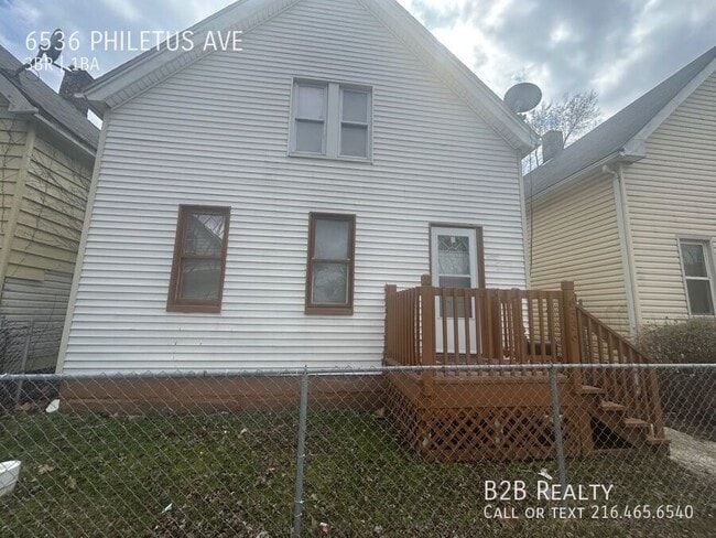 Photo - 6536 Philetus Ave Casa