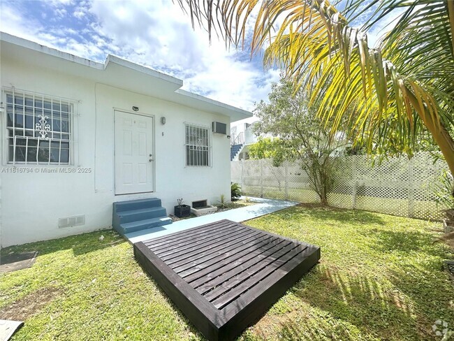 Building Photo - 601 NW 90th St Unit 6 Rental