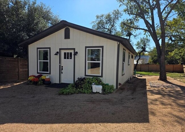 421 E Orchard