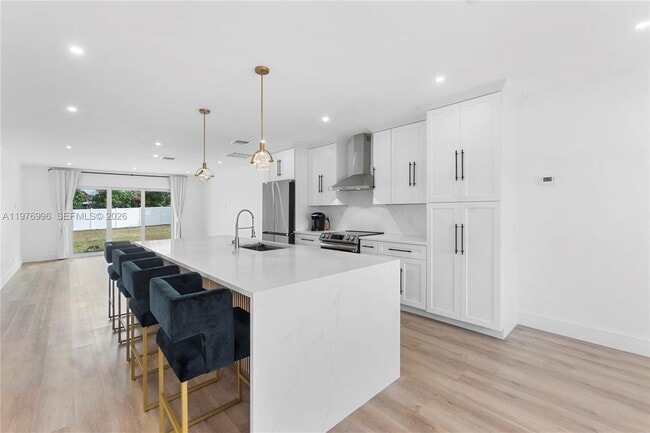 Photo - 461 SW 1st St