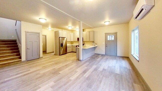 Photo - Newer 7 Bedroom 3 Bath unit!!!