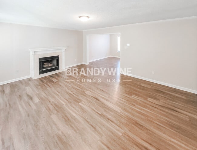 Photo - 4454 Mayo Ave