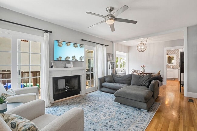 Photo - Spacious and conveniently located 2b/2bath single family home, available for Mid-January 2026!!!!! Unit 4586 Arizona St