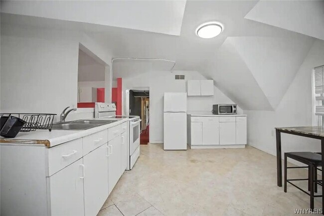 Photo - 485 Porter Ave