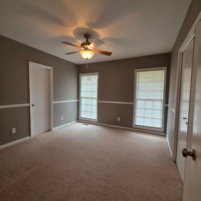 Photo - 825 Community Ave