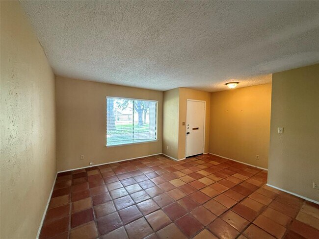 Photo - 9611 Blue Creek Ln