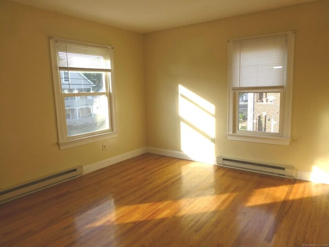 Photo - 73 William St Unit 2