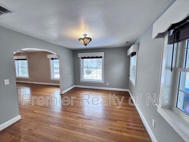 Photo - 412 S Main St Unidad A