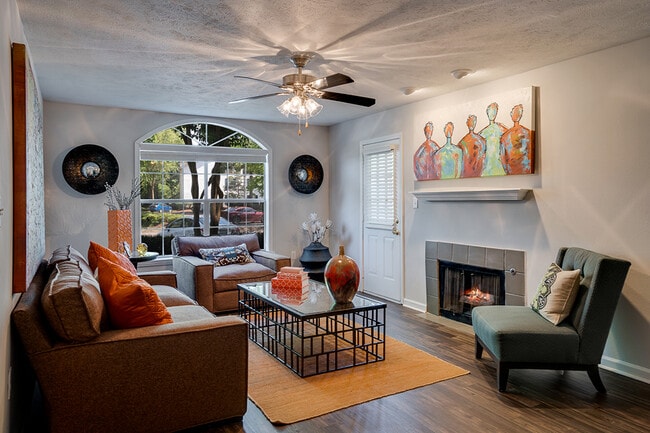 Building Photo - Savannah Creek Rental