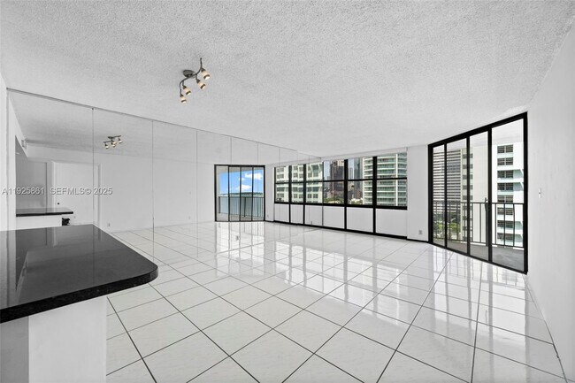 Building Photo - 1865 Brickell Ave Unit A1102