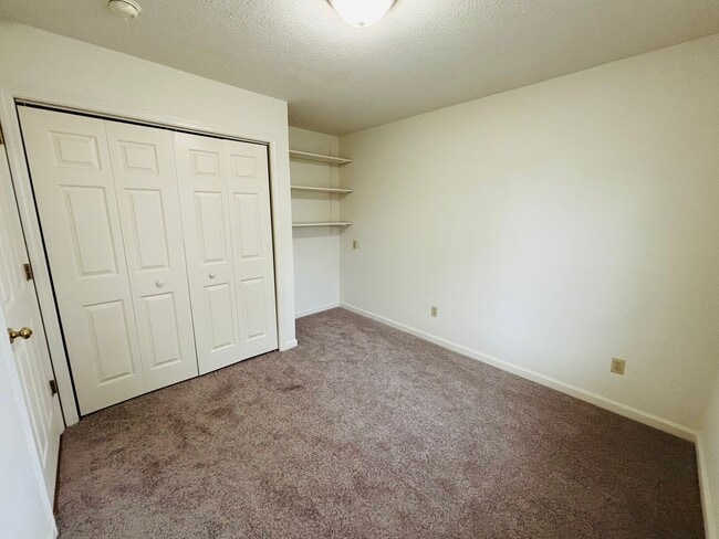 Photo - 105 Majestic Dr NW