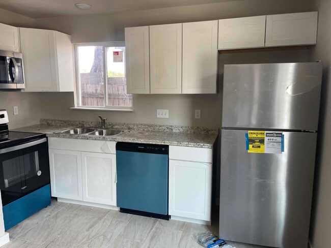 Photo - 8401 Garcreek Cir