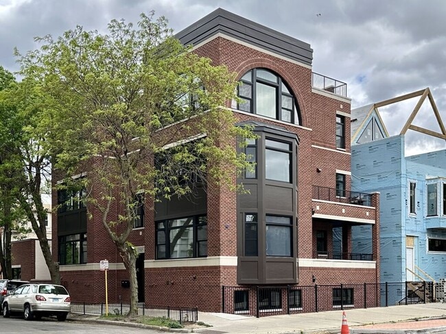 Building Photo - 1743 W Le Moyne St Unit 1