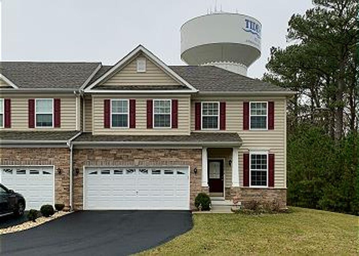 Townhome in Eagle Point - Townhome in Eagle Point