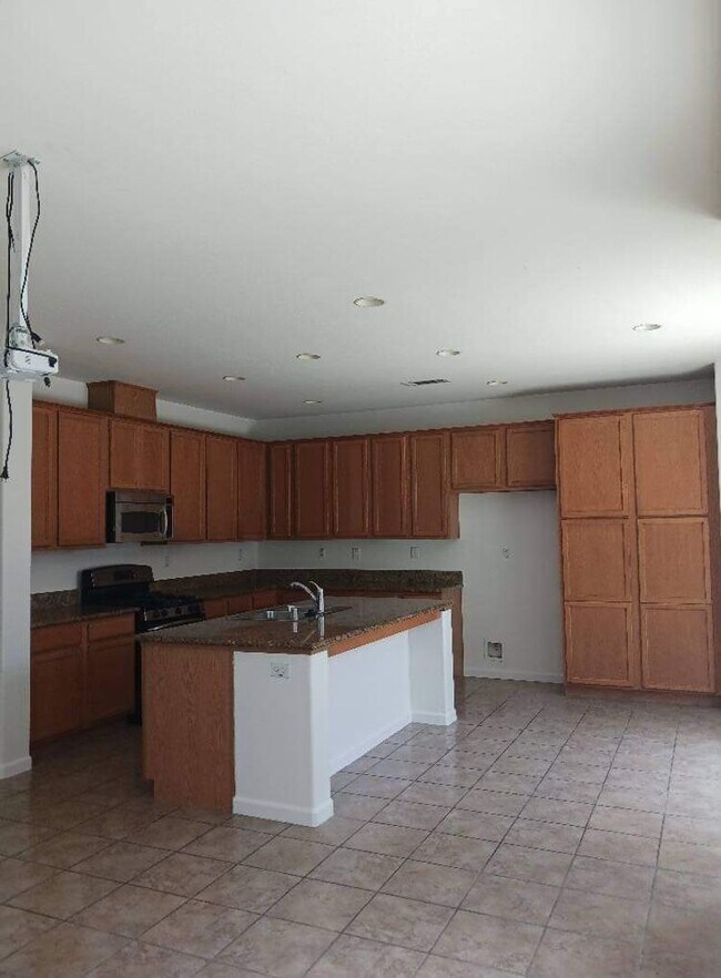 Photo - 2435 Hanson Dr