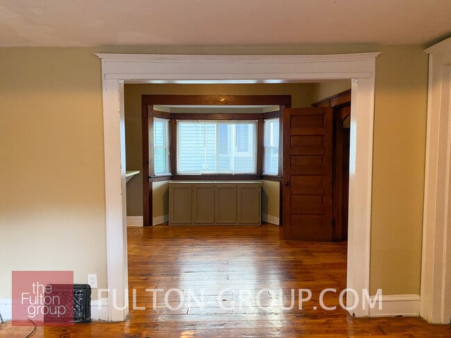 Photo - 710 Veto St NW