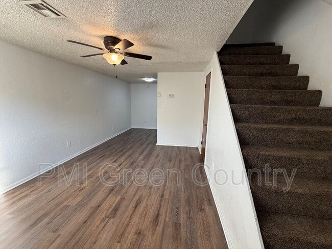 Photo - 404 E Redwood St