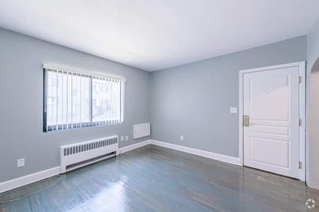 2 BR, 1 BA