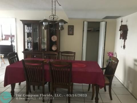 Photo - 447 NE 195th St