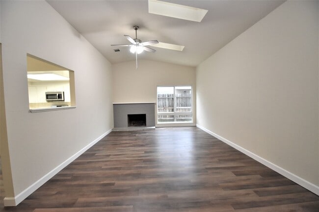 Photo - 3324 Lillard Dr