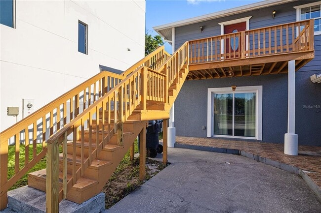 Photo - 113 W Gladys St